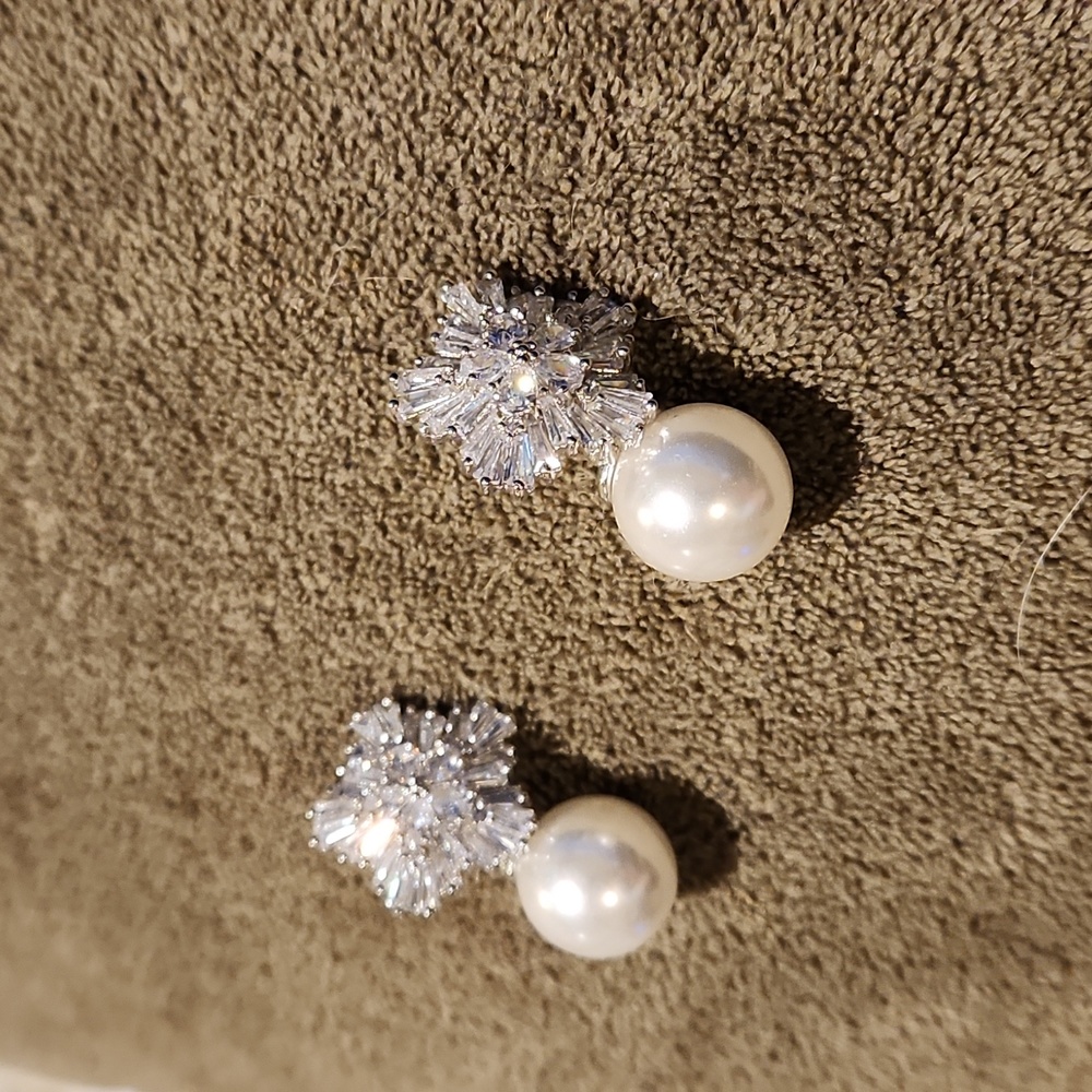 Pretty pearl and diamond-look earrings.